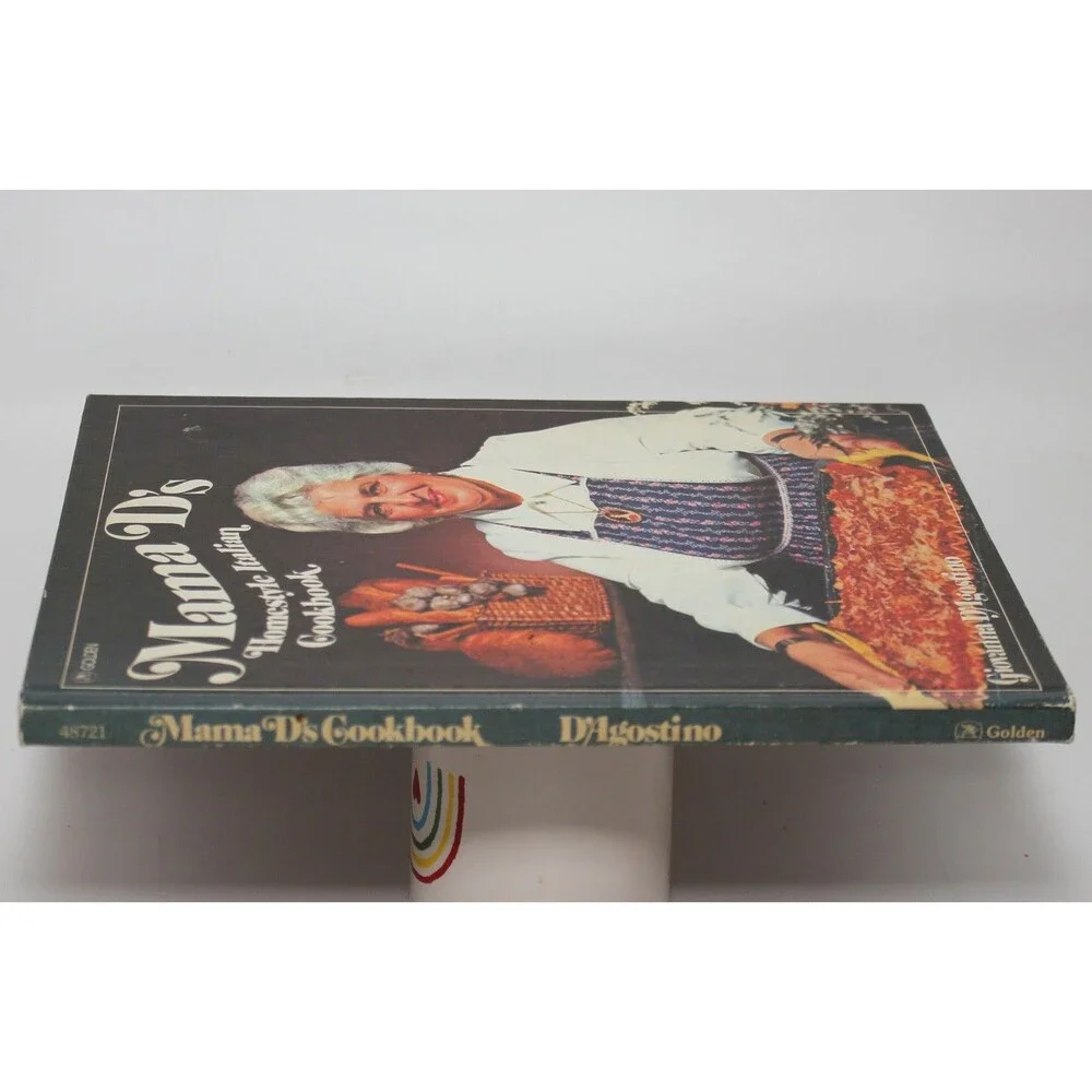 Mama D's Homestyle Italian Cookbook by Giovanna D'Agostino HC Golden 1975 Vintag